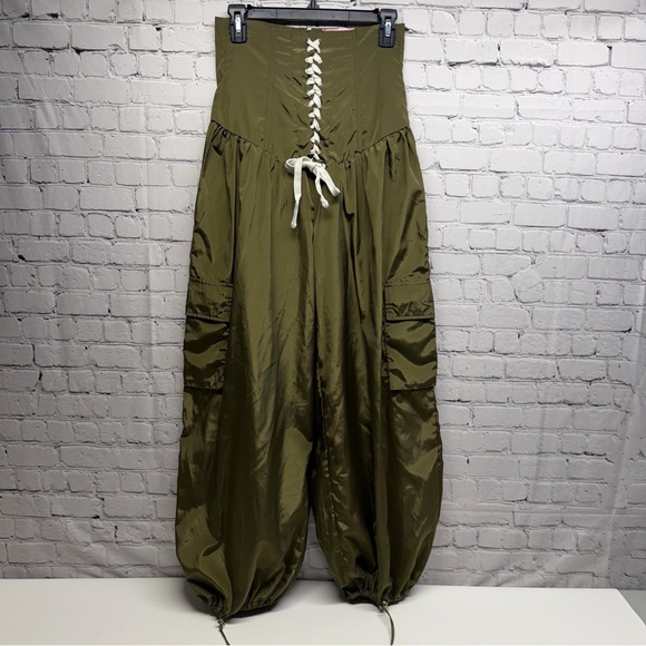 Nichole Lynel High-Waist Olive bubble Cargo Pants with Corset Waist Sz M - Picture 2 of 11